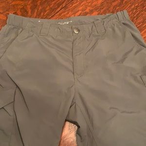 Columbia Men’s Omni-Shade convertible hiking pants. Size 34 x 32